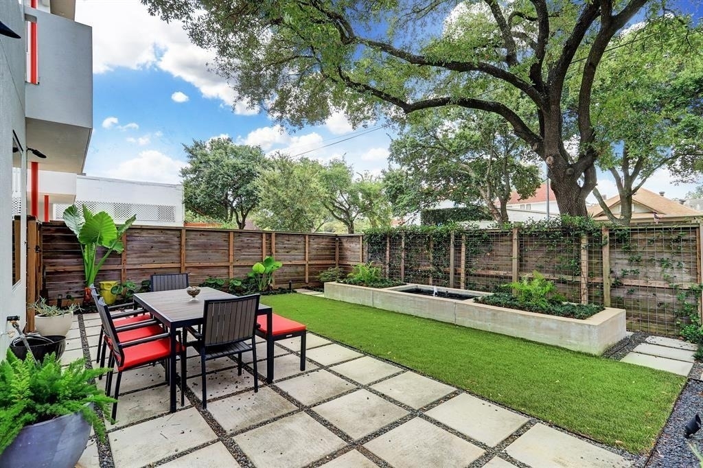 1512 Yale Street - Photo 1