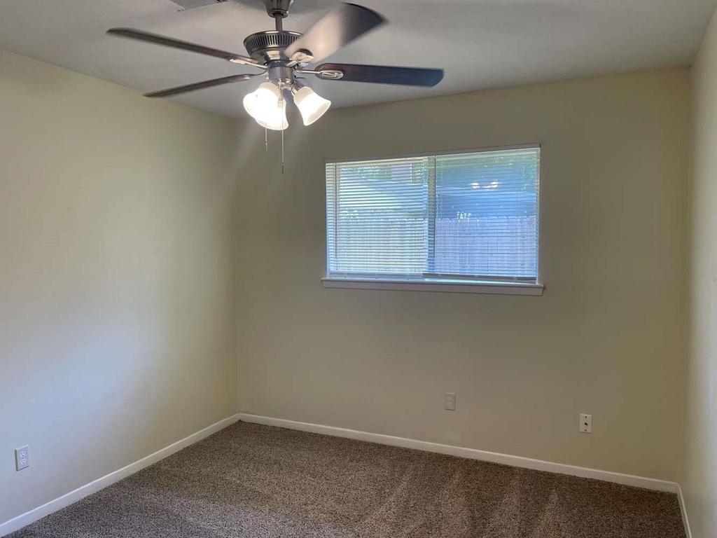 15834 Fox Springs Drive - Photo 5