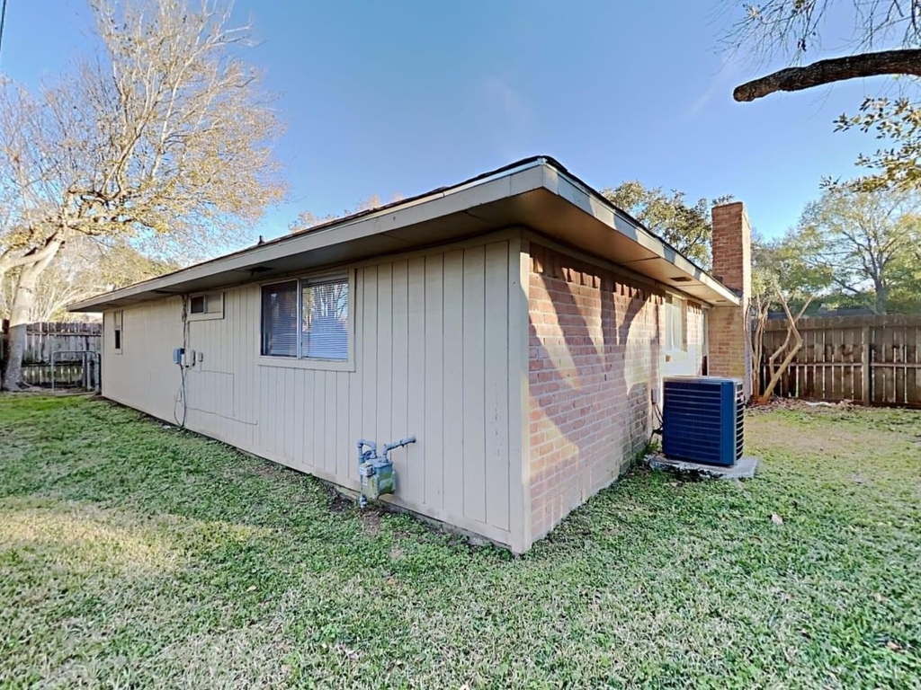 15834 Fox Springs Drive - Photo 10