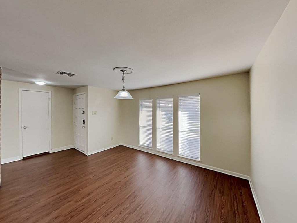 15834 Fox Springs Drive - Photo 6