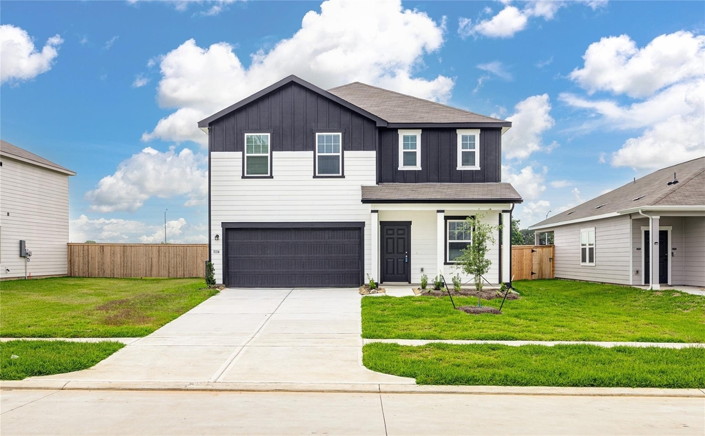 31114 Gayle Prairie Oaks Street - Photo 0