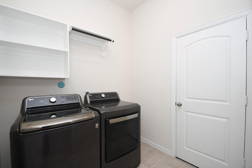 6142 Thief River Falls Drive - Photo 36
