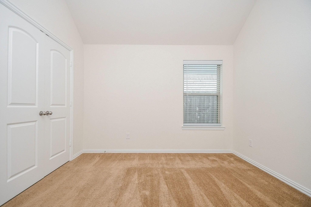 6142 Thief River Falls Drive - Photo 35