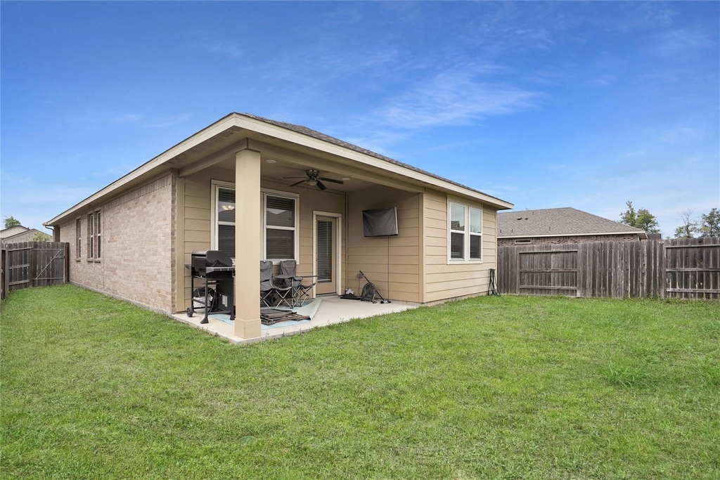 18821 Amaro Hills Drive - Photo 11