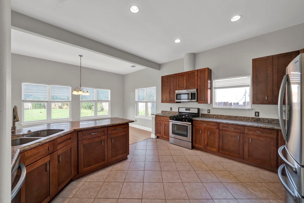 5395 Kyla Circle - Photo 8