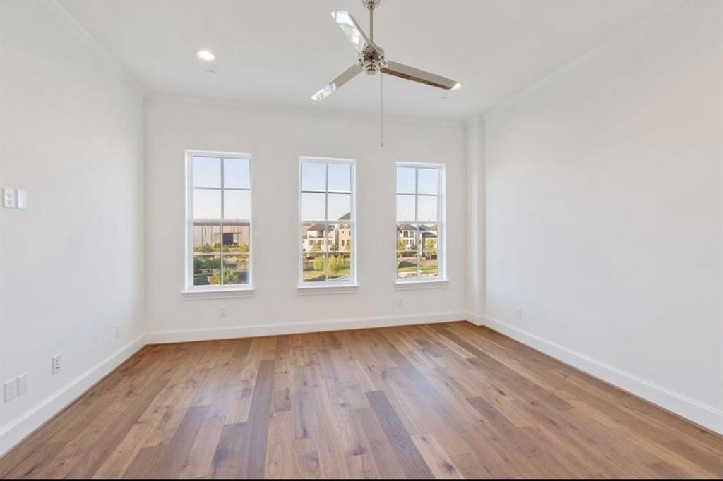 6037 Matthew Oaks Place - Photo 10