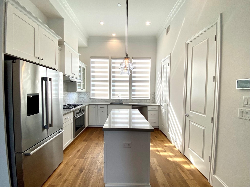 6037 Matthew Oaks Place - Photo 3