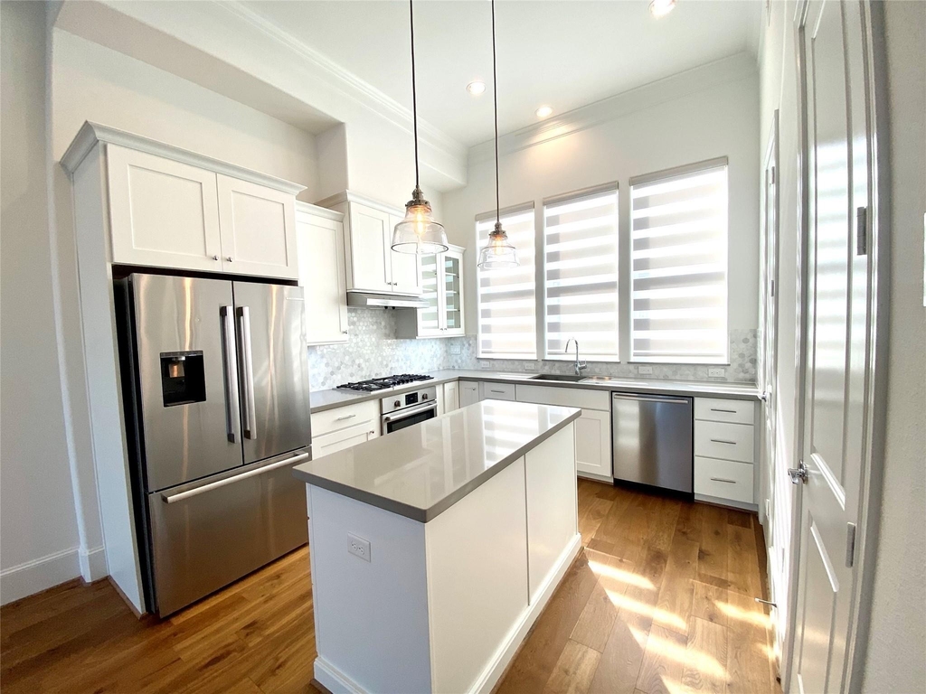 6037 Matthew Oaks Place - Photo 4