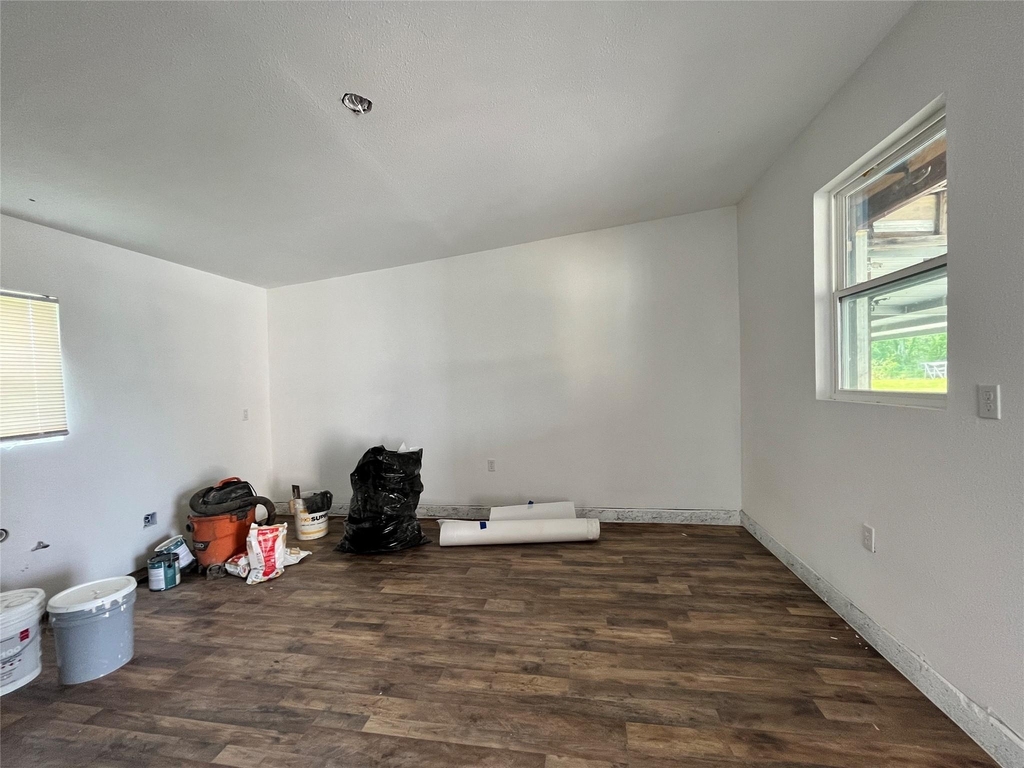 5104 39th Street - Photo 2