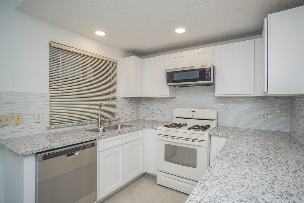 2810 Grants Lake Boulevard - Photo 18