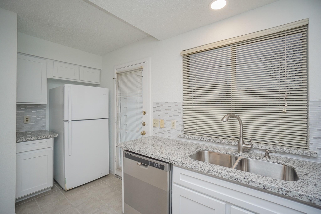 2810 Grants Lake Boulevard - Photo 21