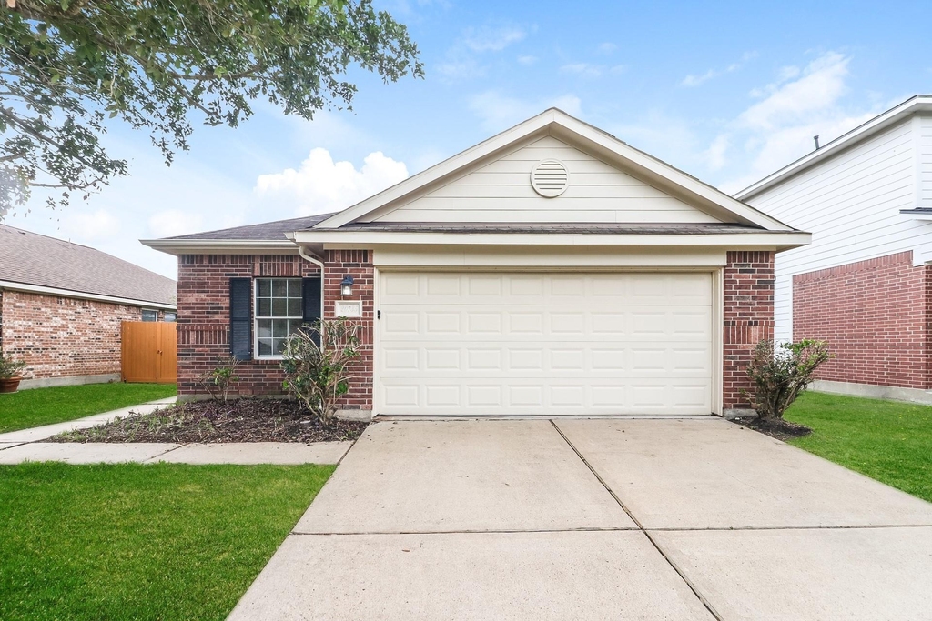 20735 Dewberry Creek Lane - Photo 0
