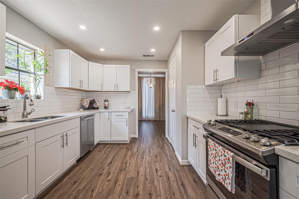 15211 Camino Del Sol Drive - Photo 2