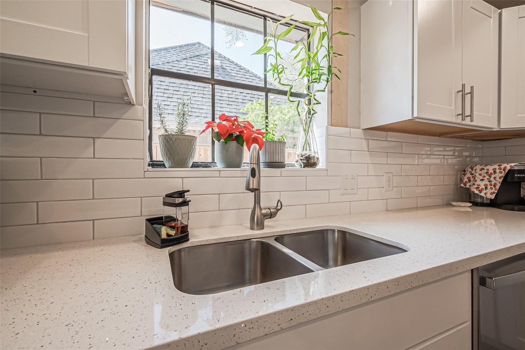 15211 Camino Del Sol Drive - Photo 7