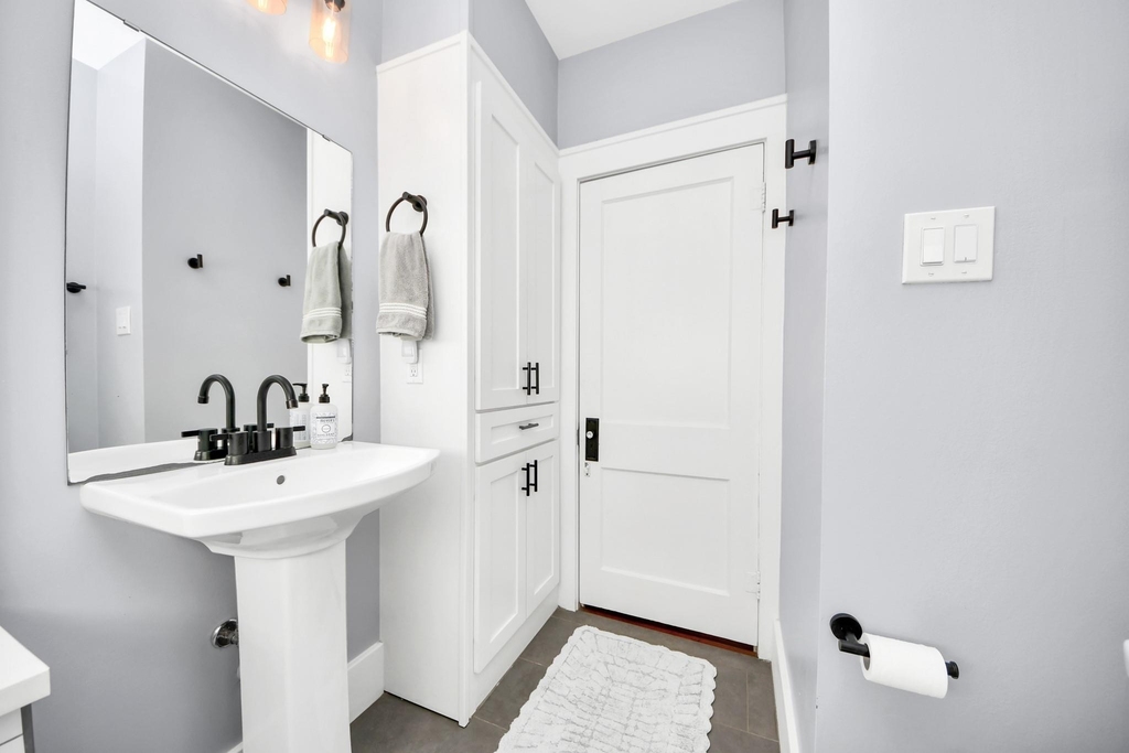 916 W Cottage Street - Photo 20