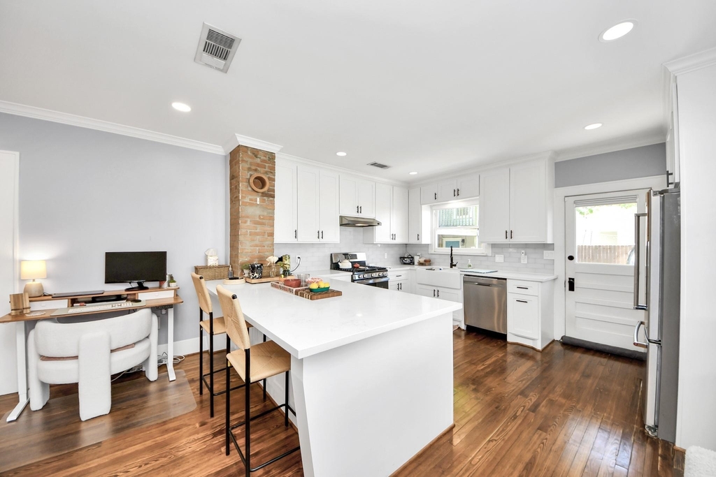 916 W Cottage Street - Photo 13