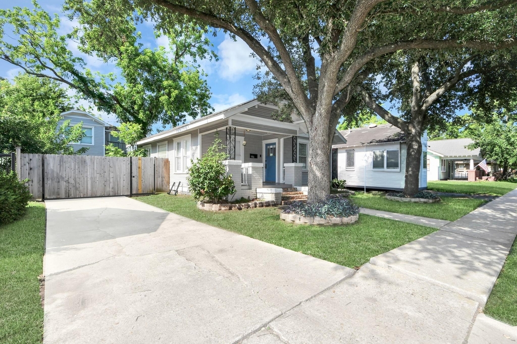 916 W Cottage Street - Photo 3