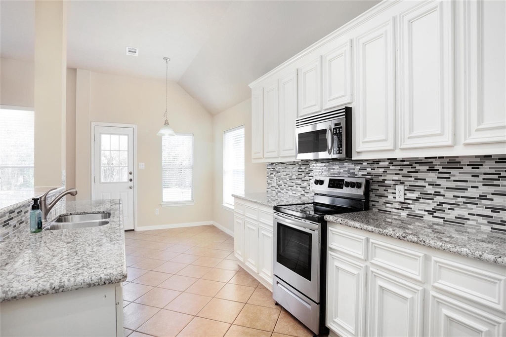 6214 Southcott Court - Photo 11