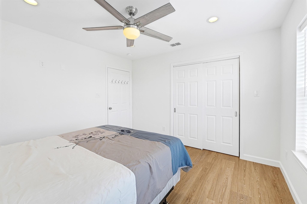 747 Waypoint Drive - Photo 35