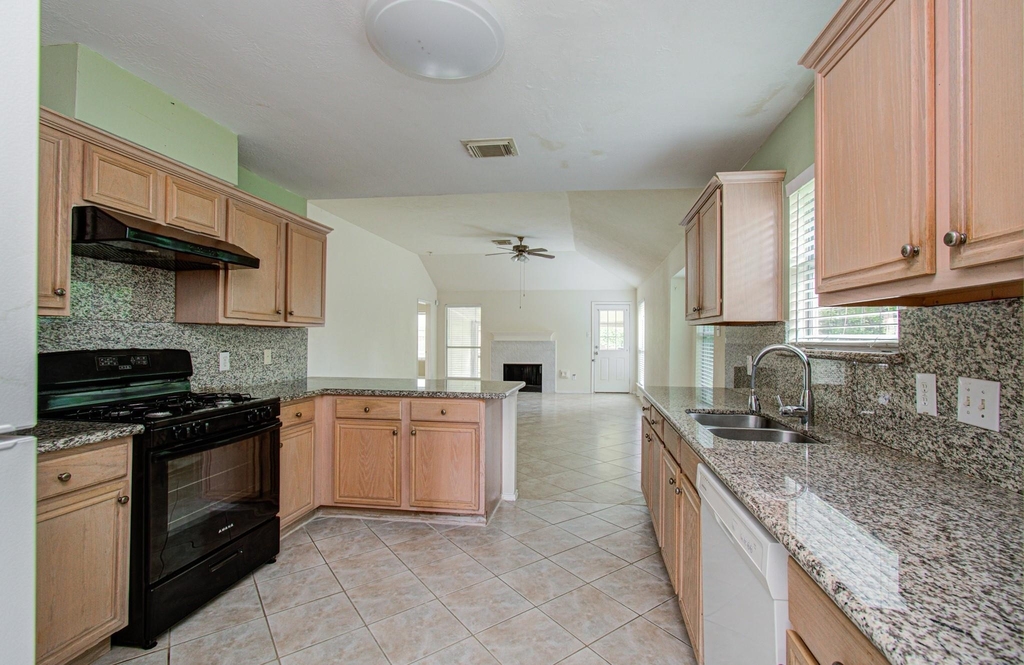 11714 Sweet Willow Court - Photo 7