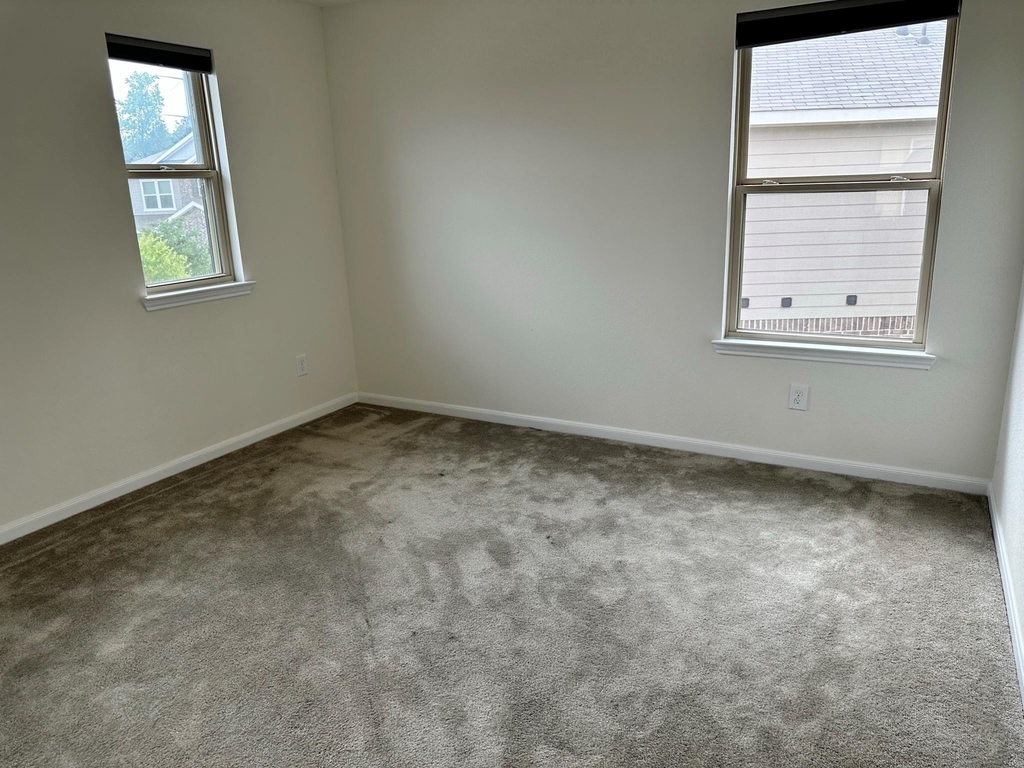 1172 Clonmore Court - Photo 21