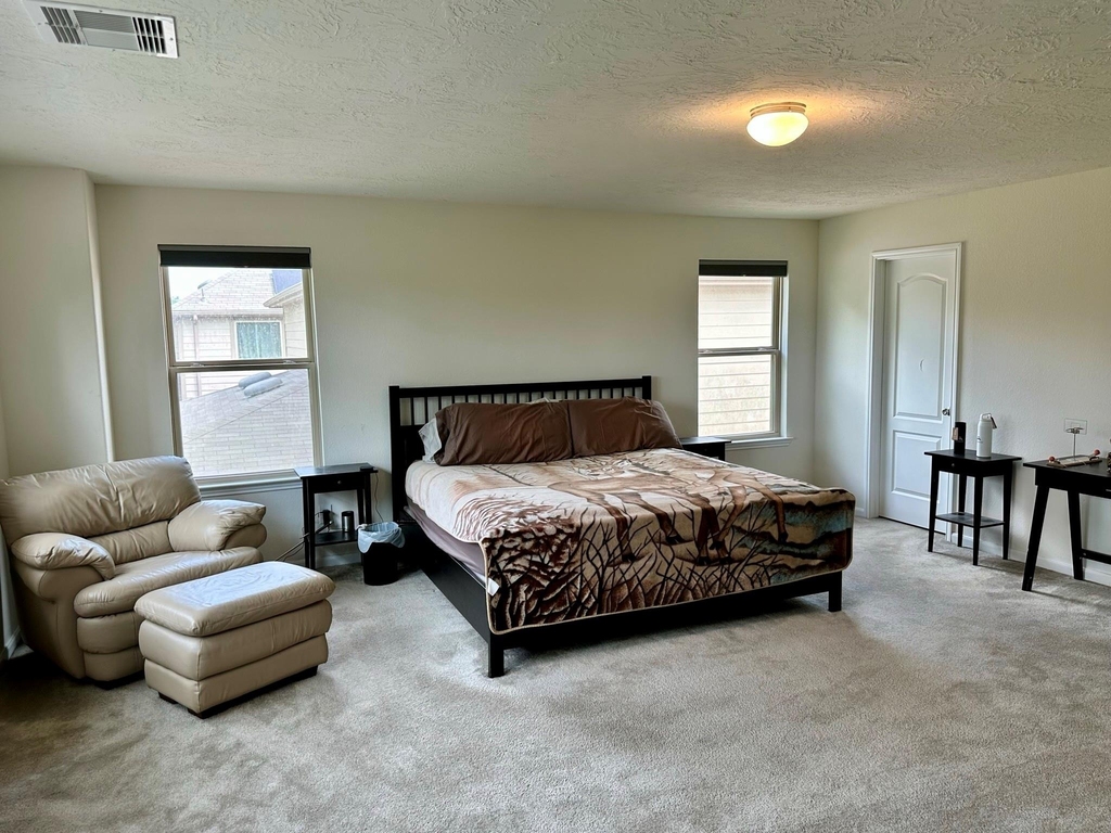 1172 Clonmore Court - Photo 9