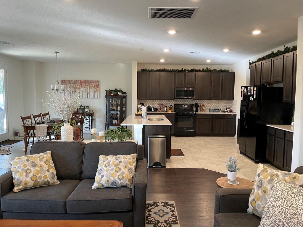 1172 Clonmore Court - Photo 6