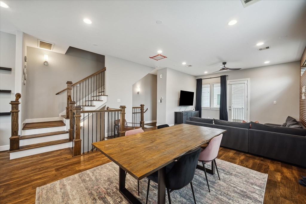 1412 Cleburne Street - Photo 1