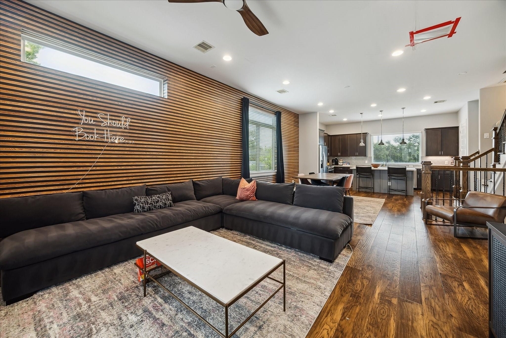 1412 Cleburne Street - Photo 9