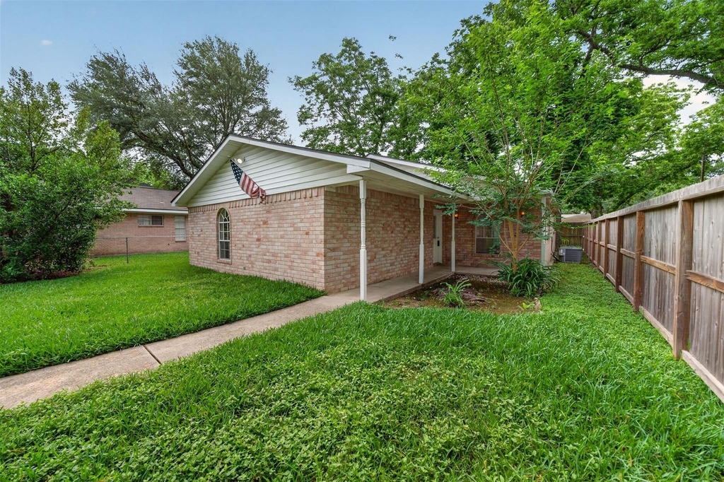 418 Texas Street - Photo 0