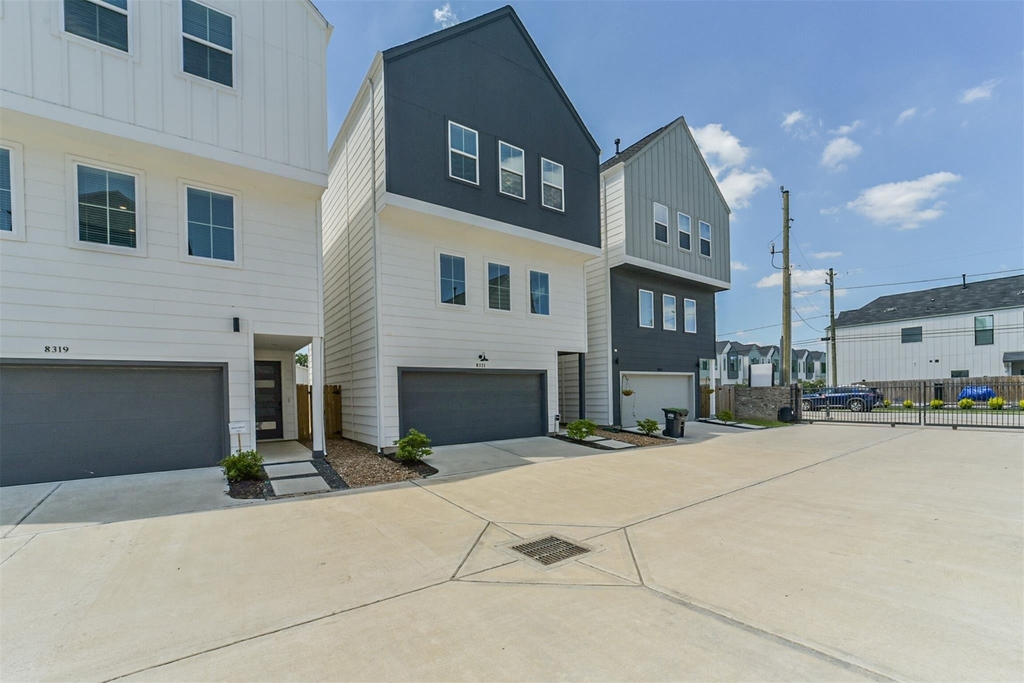 8321 Springwood Canyon Lane - Photo 3