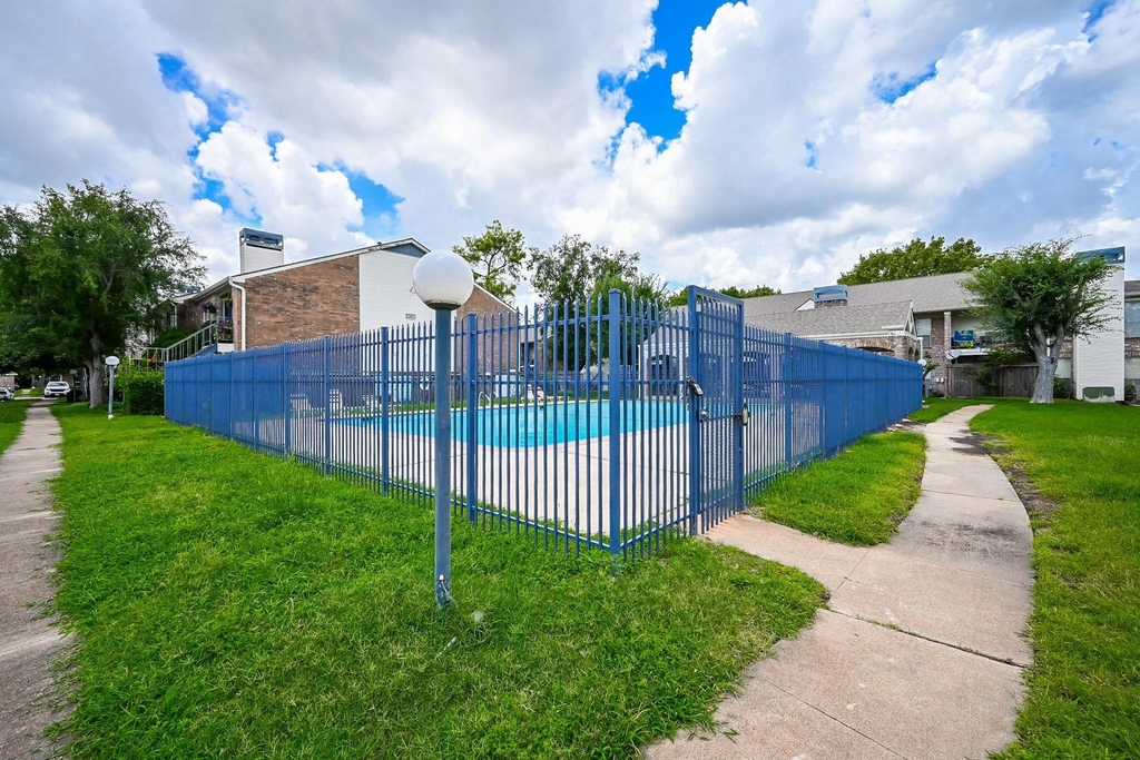 3900 Woodchase Drive - Photo 30