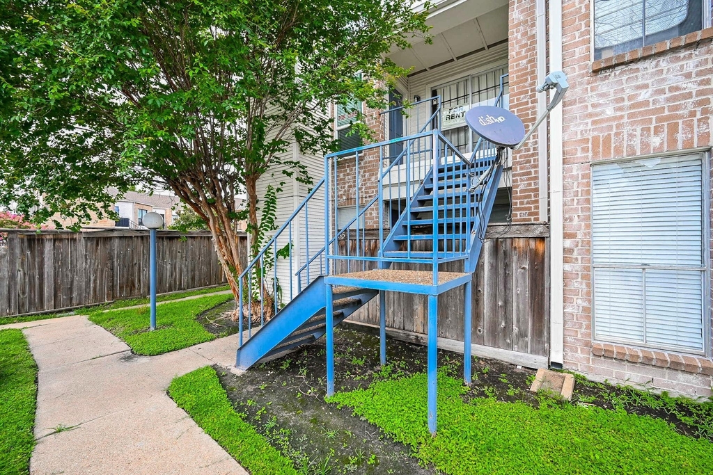 3900 Woodchase Drive - Photo 27