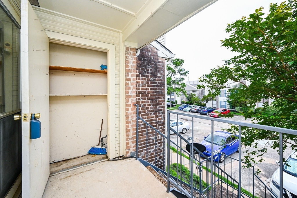 3900 Woodchase Drive - Photo 24