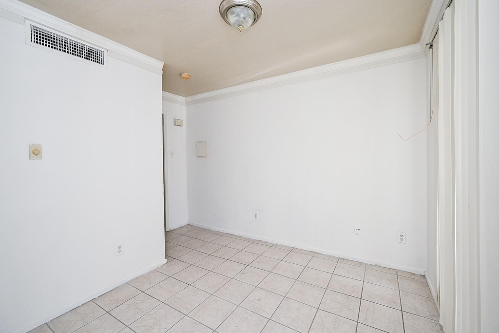 3900 Woodchase Drive - Photo 15