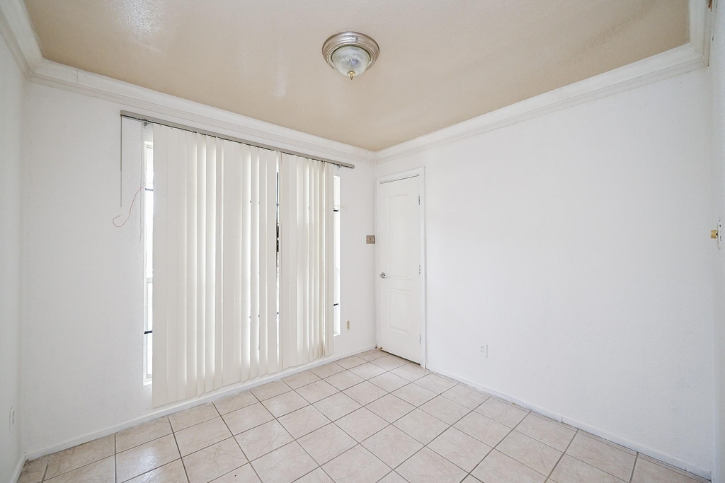 3900 Woodchase Drive - Photo 16