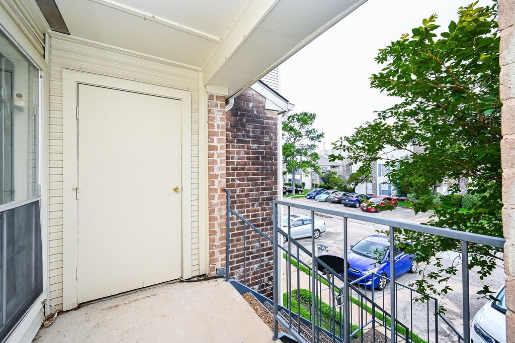 3900 Woodchase Drive - Photo 23