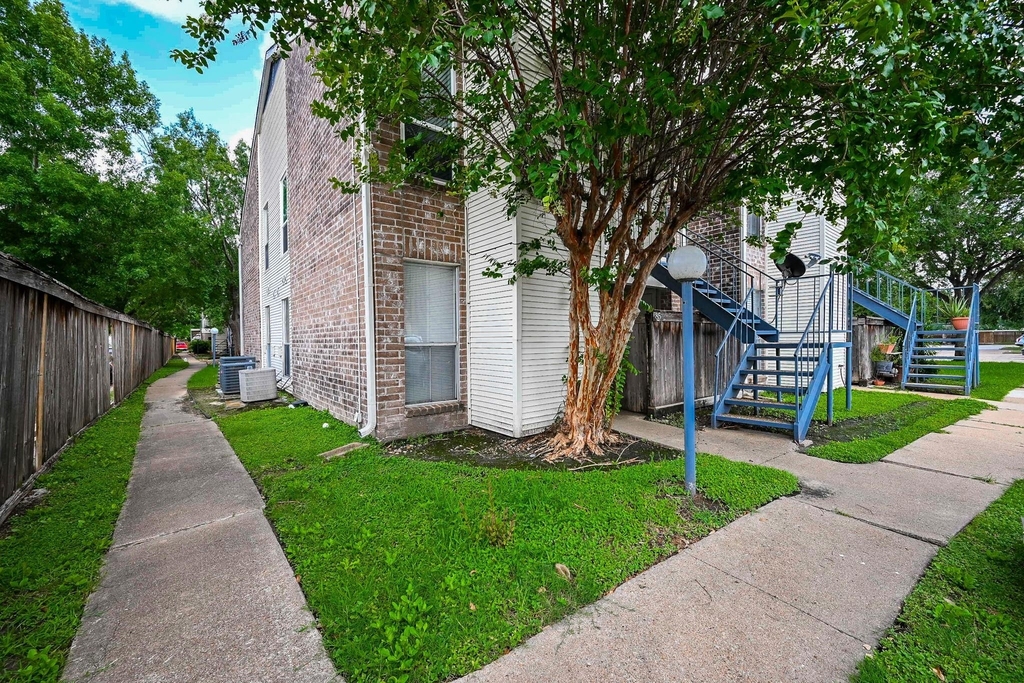 3900 Woodchase Drive - Photo 26