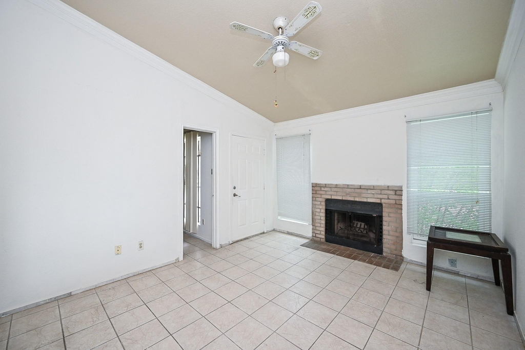 3900 Woodchase Drive - Photo 3