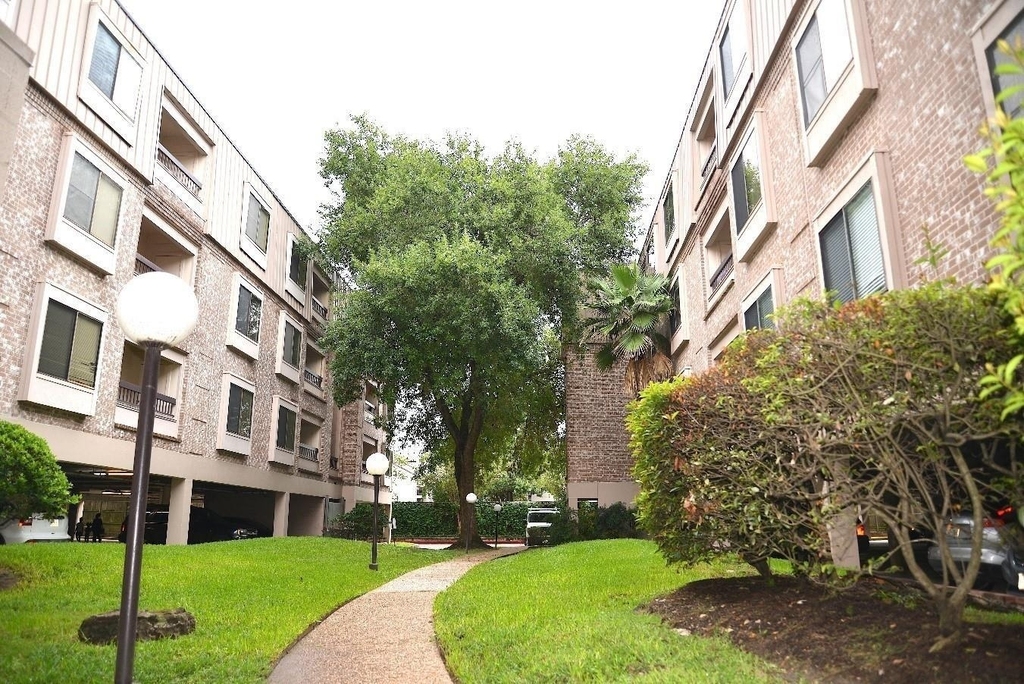 2207 S Braeswood Boulevard - Photo 15