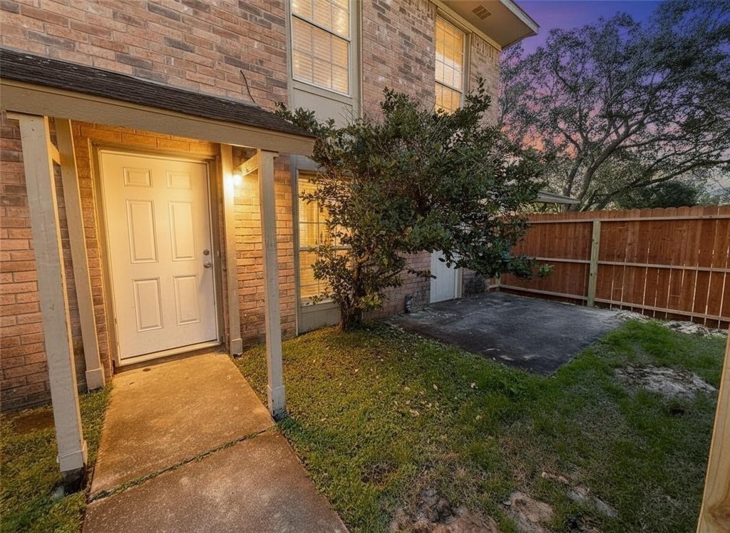 1902 Avenue B - Photo 1