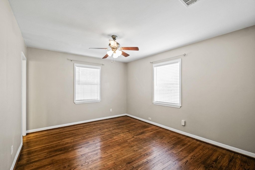 8729 Dunlap Street - Photo 11
