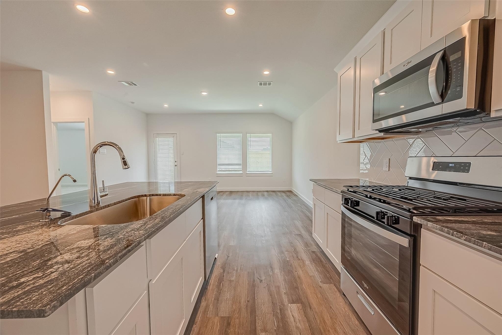 1018 Fringed Bluestar Drive - Photo 9