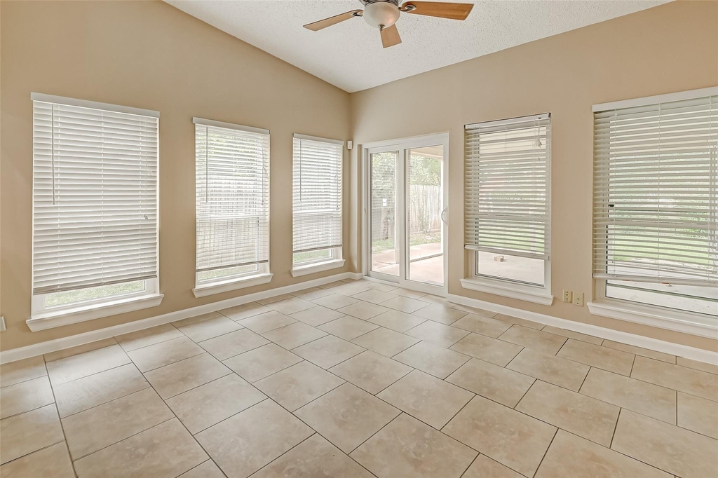2302 Brook View Lane - Photo 16