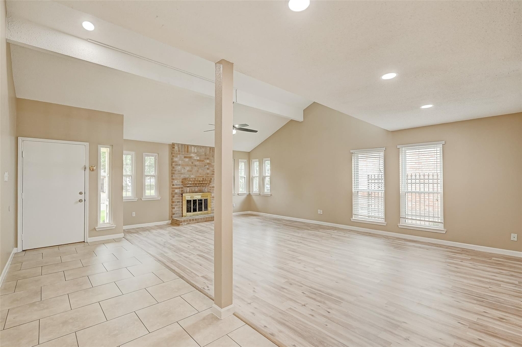 2302 Brook View Lane - Photo 3