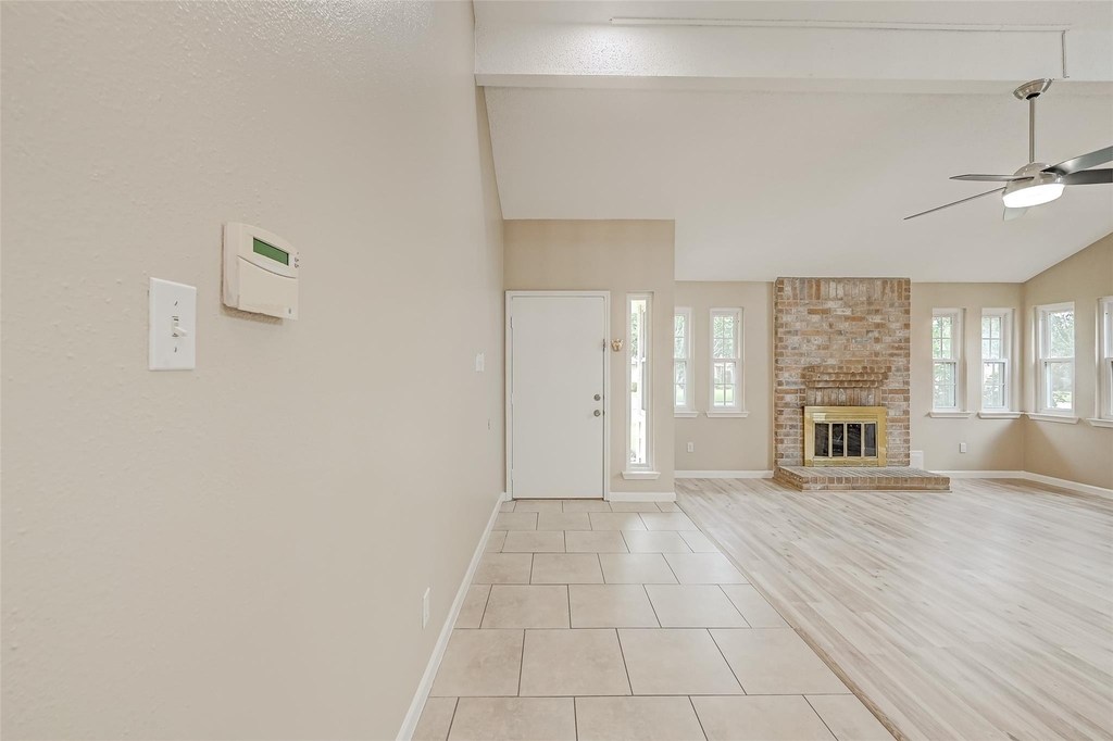 2302 Brook View Lane - Photo 2