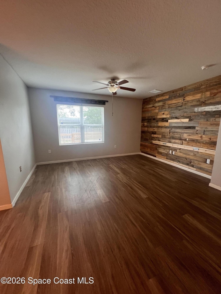 309 Cactus Street Se - Photo 4
