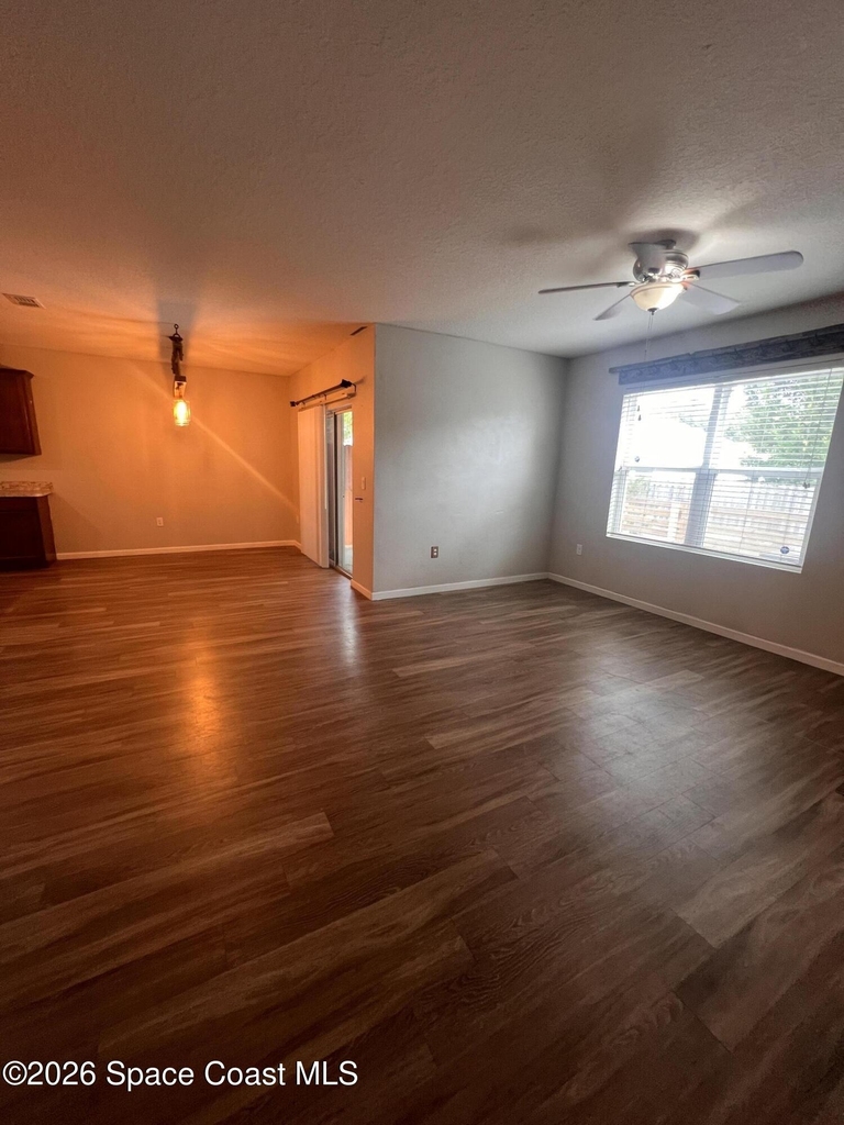309 Cactus Street Se - Photo 6