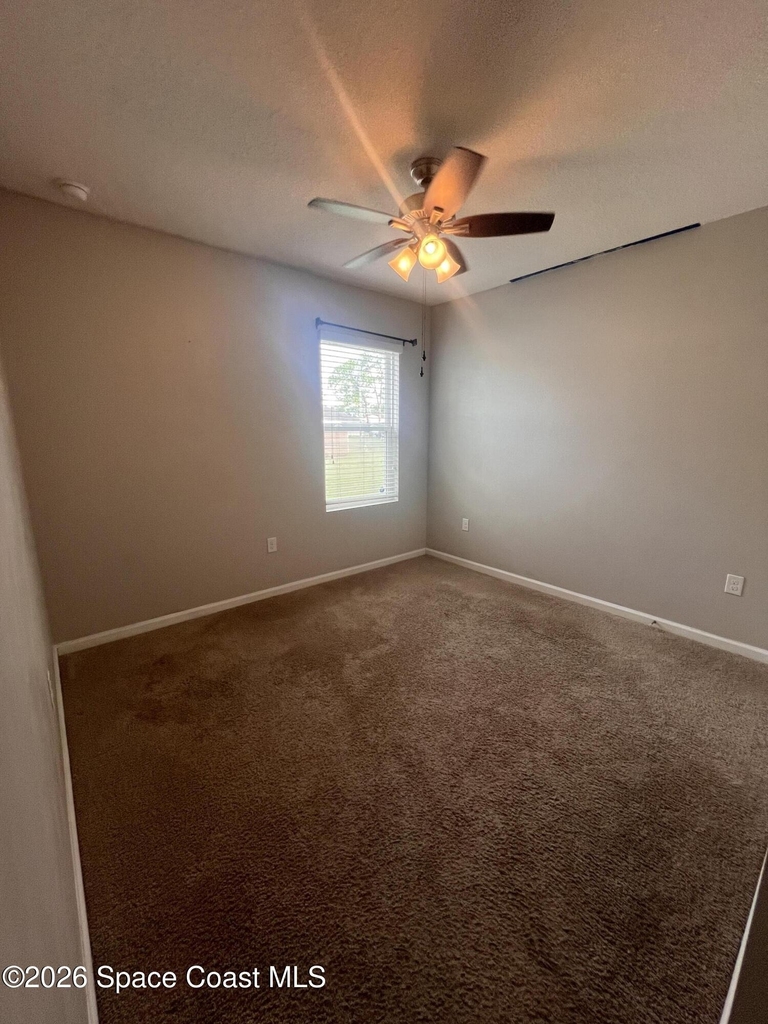 309 Cactus Street Se - Photo 13