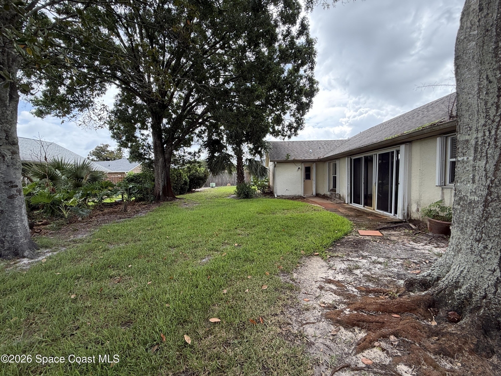 925 Falls Trail - Photo 30